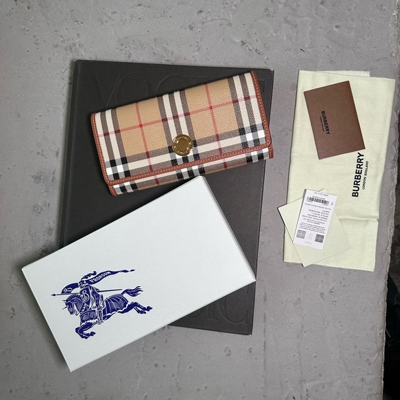 Burberry Check Continental Wallet - Picture 2 of 12